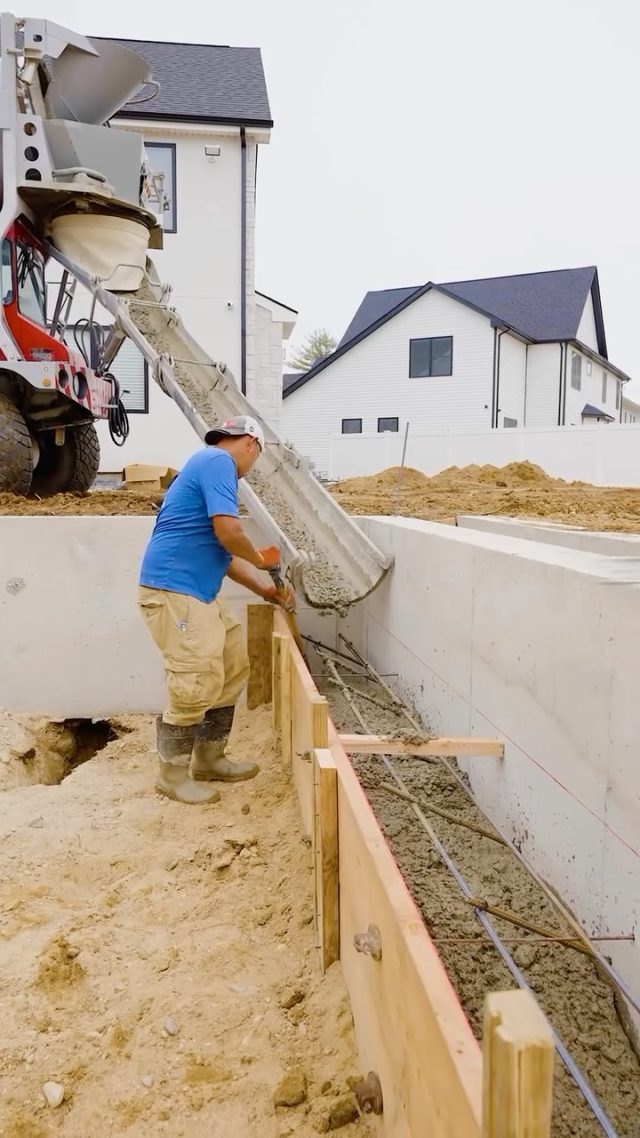 Nesconset project update 📍

This backyard is starting to take shape. Today we’re pouring the benches, sun deck, and spa seating - building everything with solid concrete from the ground up.

A strong foundation is what creates a pool that not only looks good on day one, but is built to last for years to come 🏝️

Next up: liner install… stay tuned 🔥

#longislandpools #nesconsetny #poolconstruction #backyarddesign #suffolkcounty