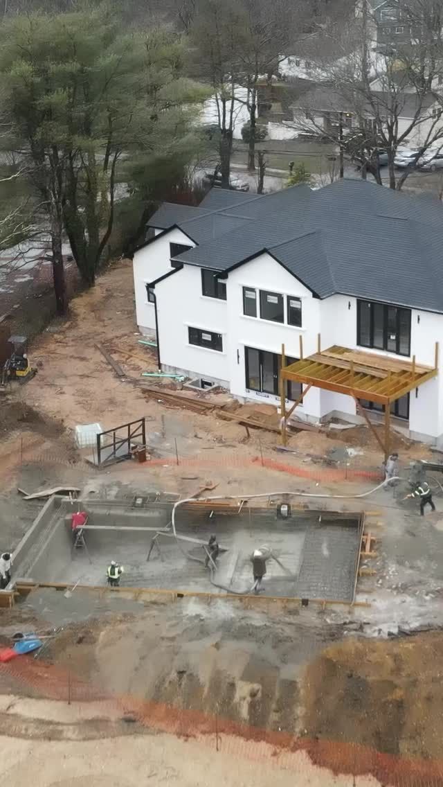 Some pool install asmr 🎙️🌊

16x32 going in over in Dix Hills.
Listen in as it all starts to come together.

—
📞 (631) 480-7664
🌐 harborpoolandpatio.com

#longislandhomes #dixhillsny #poolbuild #backyardproject #vinylpool